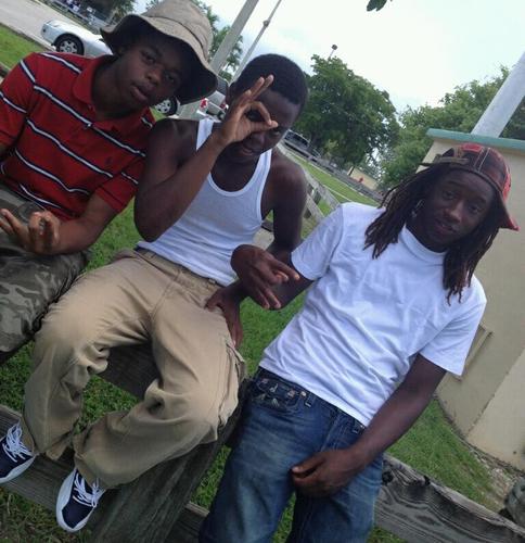 Addicted To Getting Money And Getting Fresh . #Team Follow Me I #Follow Back !