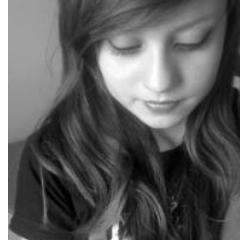 • • • pensa numa pessoa ciumenta, dramática, legal&chata , teimosa,
difícil de entender, feliz e infeliz. pensou ? então, sou eu =D
  ★★★