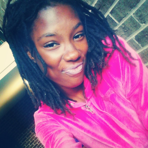 im getting Richer money perfectt picture . follow my ( 12 years ) @__iRemainLashe : ) && follow my bbbf @STOPneckingME : ) love my girls ❤ ✌✌