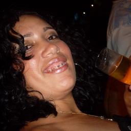 Eu sei que todos os dias quando eu acordo Deus dá um sorriso e me diz: Estou te dando a chance de tentar de novo.