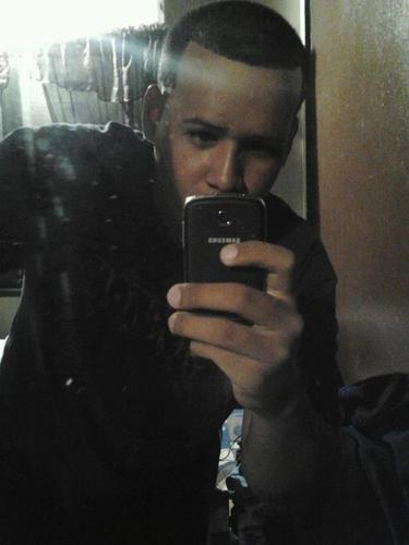 From Leominster MA & Puerto Rico, very chill & love being making new friends . MUSIC is my life , love to SING -88- just socialize, I followBack ;D