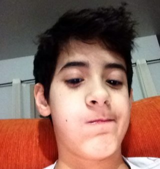 eu sou eu mesmo nao tenho o q dizer sou uma pesso aparentosa respeitosa.......