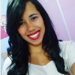 Sou MUITO bipolar '-' , mudo de humor & sentimentos do nada DD: , gosto muito rápido das pessoas , sou nojenta pra alguns ,