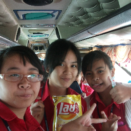ชื่อ อาร์มคร๊ เรียนยู่ที่ รร.สตร๊เศรษฐบุตรบำเพ็ญ ยู่ม. 3คร๊ อายู15คร๊