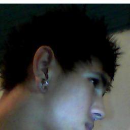Sou de jundiai , gosto de andar de skate , amo um momento a dois , gosto de dar e receber carinho e amo rock -'-' e pessoal tenha respeito antes de tudo .!