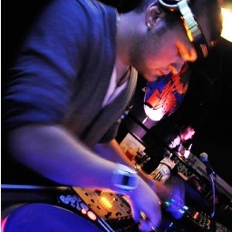 DJ/VJ/Producer-INDIANAPOLIS/BALL STATE'S FAVORITE DJ!!!!!! http://t.co/p46veUIf