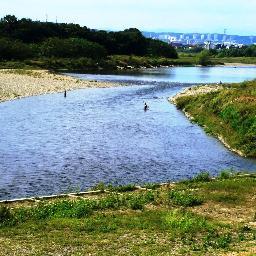 １９６０年東京生まれ東京育ち。  北欧型政治・経済に関心あり。 リツイート、お気に入りは必ずしも賛意を示すものばかりではありません。自称社会民主主義者。共和制賛成。専守防衛堅持。交戦権は認めてほしい。原発漸次廃止。自由競争による企業の統合を。政治は労働者政党が主導権を持つ。野球はカープ。サッカーはFC東京。