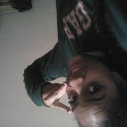 sou melhor do que as pessoas pensam,pior do que elas imaginam, os elogios nao me ajudam as criticas nao me abalam sou o que sou nao oque falam....