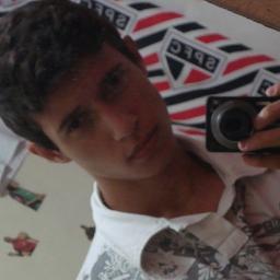 estarei ao seu lado sempre, nos sorrisos, nas lágrimas, na felicidade ou na dor, vou segurar a sua mão e ir com vc, aonde vc for, meu bext *--* p; @KarolTirola