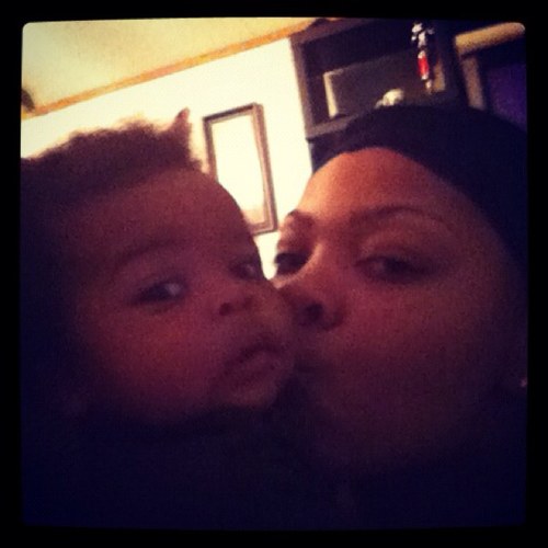 #teamiphone4 #teamtaken #teamproudmommy #teamclassy if u want to no more bout me follow nd ill follow bak!!!