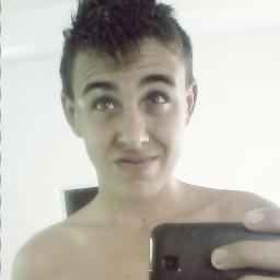 Não viva para que a sua presença seja notada,
mas para que a sua falta seja sentida...    
 - Oii *-*