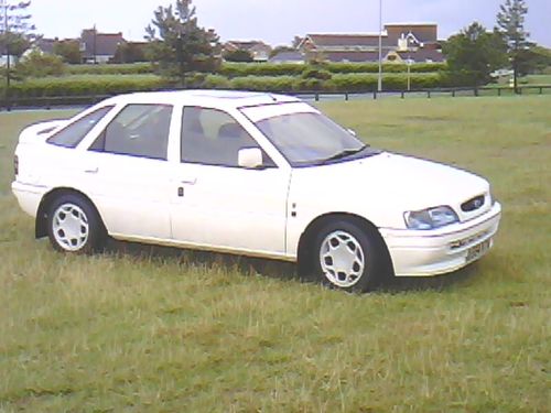 i run essex crew soon to be the biggst car club in essex I'm 31 live in southend on sea and always up for laughs
