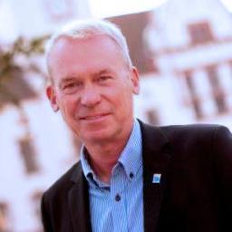 Efter ett antal år som kommundirektör är jag åter samhällsbyggare, nu som avdelningschef på Boverket. Inga fler tweets som @kommundirektor men vi ses där ute!