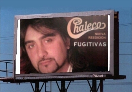 Juan José Fernández.chaleco .cantaor de flamenco y compositor de canciones ganador de un premio Goya