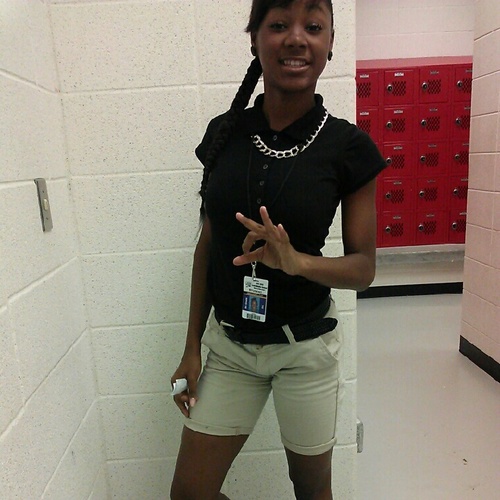 • iTweet Ndd Uu Mf's Readd !! »» iFollow Uu , bitchh uu betta follow back ™ ! Imma Gangstaa Ass Bit**chh , nd iExpect Uu Tahh Accept Dahh (Fact ] .