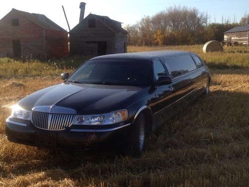 limousine service for all sorts of occasions.. just call 306 825 4511