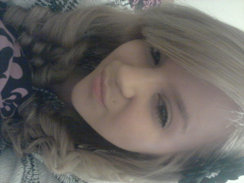 Charlz_x's profile picture. 21 Year Old..Music Is My Life!! I Love Humble And Down To Earth People.. Follow Me & Tweet Me And Ill Follow Back :)