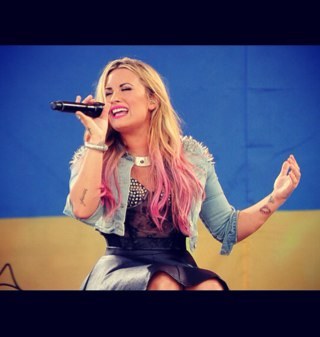 Taylovesreece's profile picture. demi lovato is my life! shes helped me out so much, ill try to stay strong if you do. my wish is her to follow me