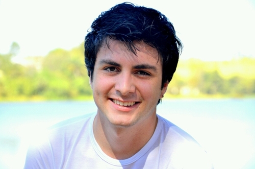 Você pode ser tudo para muitos, se não for apenas o bastante pra quem realmente importa, então, na verdade, você não é nada!