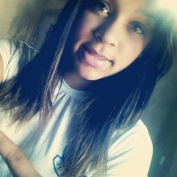 --- Apena uma *Garota com alegria de *criança;
Com malicia de uma *Adolescente*;
& sentimentos de uma *Mulher*