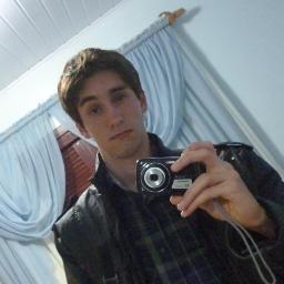 Um cara grosso, chato, idiota e deboxado, enfim, o Ceco.