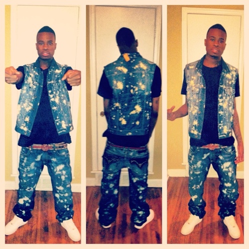 Bitch I'm Whoodiebandz I [K]eep [B]andz on me,self made nigga I got everything on my own!!!  don't follow unless you A1 I'll follow [BK]