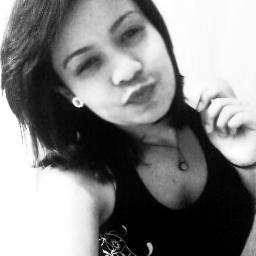 Paulistana , 17 anos , ama rock , rap e skate 
Melhooor amiga da @babibaarbosa ♥