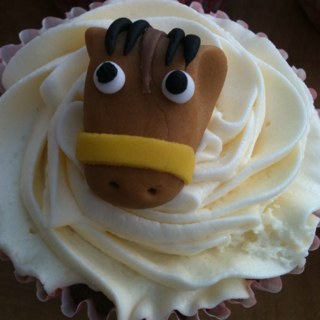 Whether you want to buy some beautiful cakes or create your own we are here to help.We offer basic courses in cupcake decorating and the chance to buy ours too!
