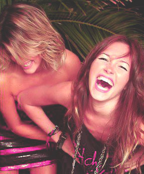 Todas las ropas de @TUBOOS ES INCREIBLE -
EN CADA COLECCION ♥
@candevetranok @mery_delcerro . 
candery = DIOSAS! ♥

i ♥ TUBOOS..