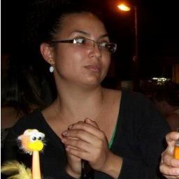 Uma mulher chata, mas que por algum motivo, faz as pessoas se aproximarem.... Oh, Destino cruel!