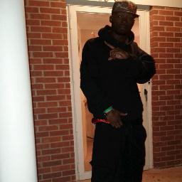 1nOnliROCITMAN's profile picture. OH,, YYYYeeeeRRRnnn can u c me look 2 tha highest part of tha sky des where i b des wat im bowt...