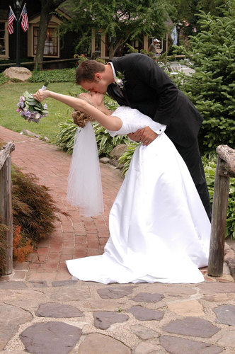 Happiestdayuk's profile picture. New website being launched Summer 2013 where you can create gift lists, invite guests and much much more! Make your happiest day come true!