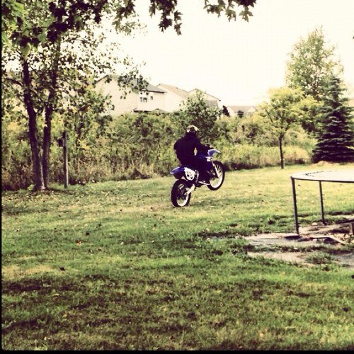 18. Living that trippy lifestyle.. In the end they'll judge me anyway, so whatever.. #Iphone #TeamRetro #bikelife ☝instagram-@IGMANEY