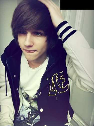 I'm sexy you say?? I know ;) »Single and Looking« {Multi RP Account/Bisexual/19 years old}