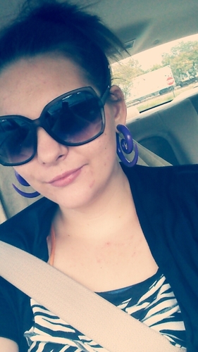 19 years yooung(:
I'm Gonna Live it up Untill i make it Big! 
*Class of 2012 baby!!*
