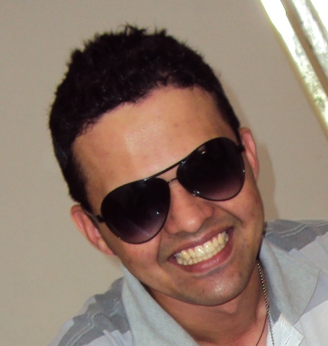 Apaixonado pela vida e fascinado por Tecnologia em geral, buscando sempre absorver informações e compartilhar conhecimentos...