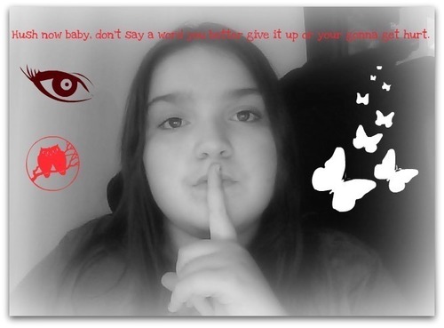 I love music I am Irish I am like Niall Horan when I'm super mad I speak in a Irish accent and I love One Direction.