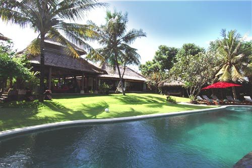 Be Pampered in World-Class Luxury Beachfront Villas in Bali, Indonesia. Holiday, Long-Term & Sales Available.