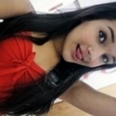 - rainha da pista que conquista quem passa, quente como o sol faz sinal de fumaça, quando vai embora tudo fica sem graça.. ♪♫