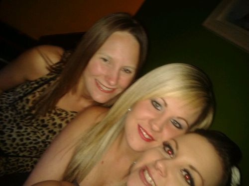 Just an easy going exeter girl who loves her son, friends & family more than anything :)