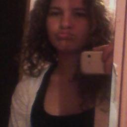 Sou chata, metida, burra, mas pelo menos sou eu mesma, não finjo ser outra  Queer me conheçer melhor add meu msn  ai  sabrina_pintro@hotmail.com