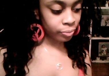 Wat is there to no? Hit da #Follow button and find out! #teamSWEETHEART #BadBitchBusiness #TeamFollowBack 3