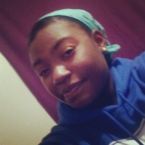 UniqueLissa00's profile picture. -No need fha a fuqkn bio jus follow me and you'll see what im about :) I be on MY shidd :) #Always !! Square bidness :)