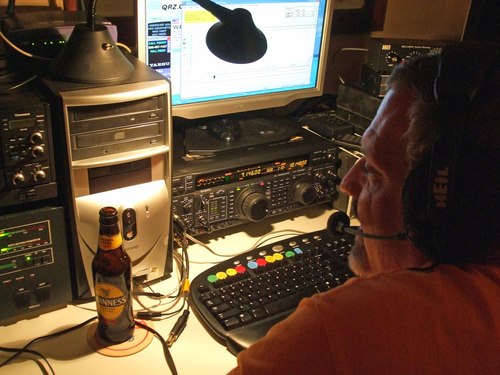 Ham radio tweets from the shack and beyond. Interests: HF, VHF+, DXing, paperchasing, DXpedition