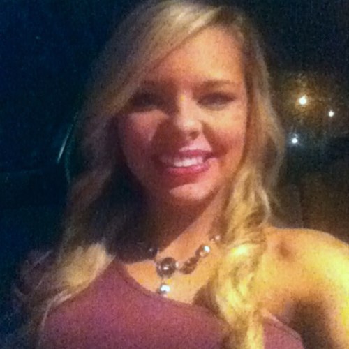 A wise girl kisses but doesnt love❤ listens but dosent believe and leaves before she is left✌