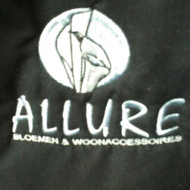 Christina Holthuis / Allure bloemen en woonaccessoires in Harkema. voorzitter van de supportersvereniging Harkemase Boys.0512-364671
