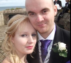 I'm 21 from stoke on trent. Training to be a primary school teacher at Keele uni. Love going to gigs and spending time with my OH and ratties :)