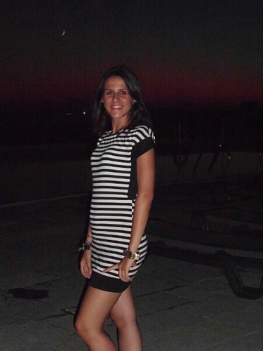 RosaJaramillo's profile picture. Periodista desde la cuna, por deformación vocacional. Sevillana de nacimiento y con el corazón dividido entre el flamenco y el periodismo,que son mi catarsis