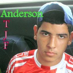 Sou um menino tranquilo, gosto de jogar bola, apaixonado pelo Náutico, time do meu coração...To por ai...Sigam-me os Bons