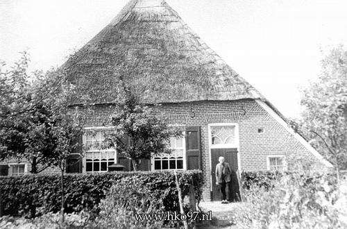Gastvrij verblijf in de mooiste B&B in Beerze. Kom tot rust in de royale bedstee van een duurzaam gerestaureerd rijksmonument in het beschermd dorpsgezicht